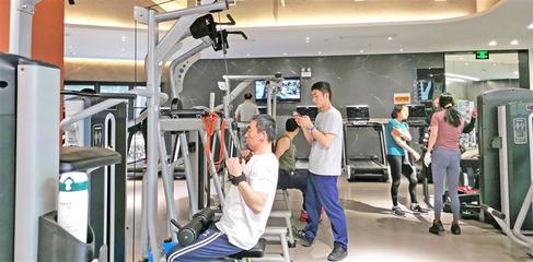 健身房里銀發族多起來 專家建議選擇適合的運動項目